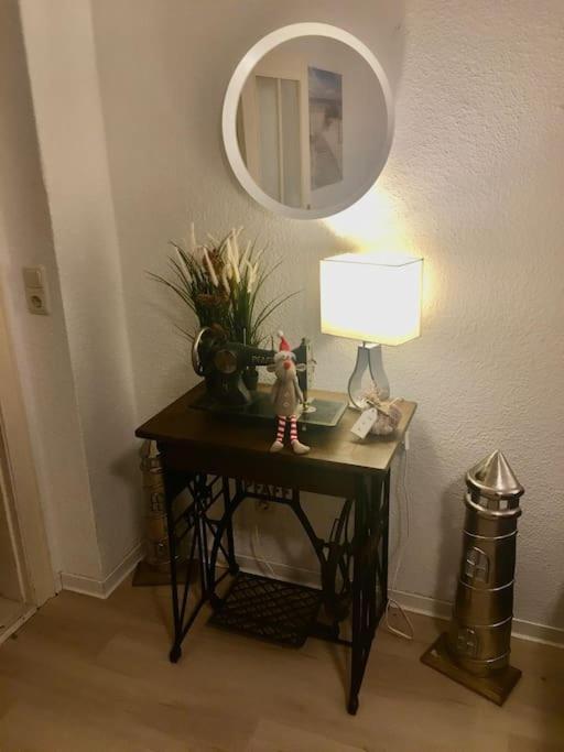 Schoene 2-Zimmerwohnung, 10 Geh-Minuten Zum Strand تيميندورفير ستراند المظهر الخارجي الصورة
